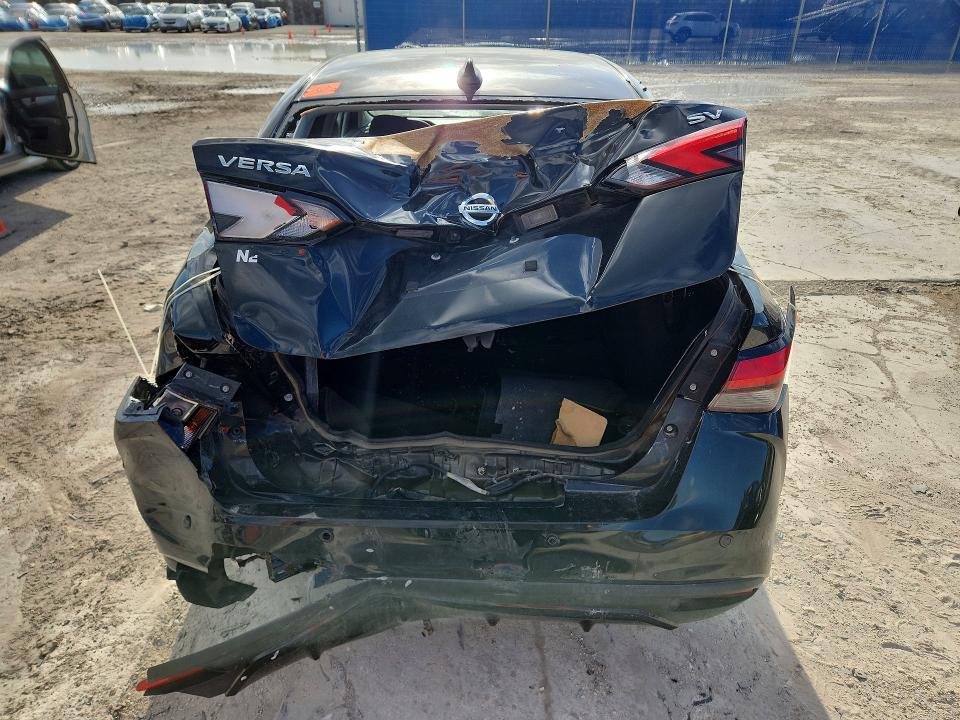 49787136 :رقم المزاد ، 3N1CN8EV1ML883216 vin ، 2021 Nissan Versa مزاد بيع