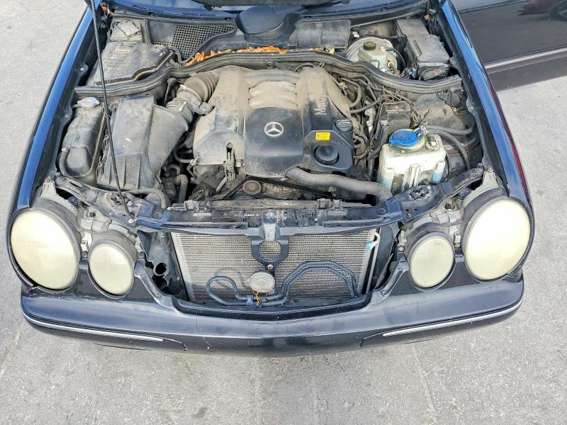 51661196 :رقم المزاد ، WDBJF82J22X069921 vin ، 2002 Mercedes-benz E مزاد بيع