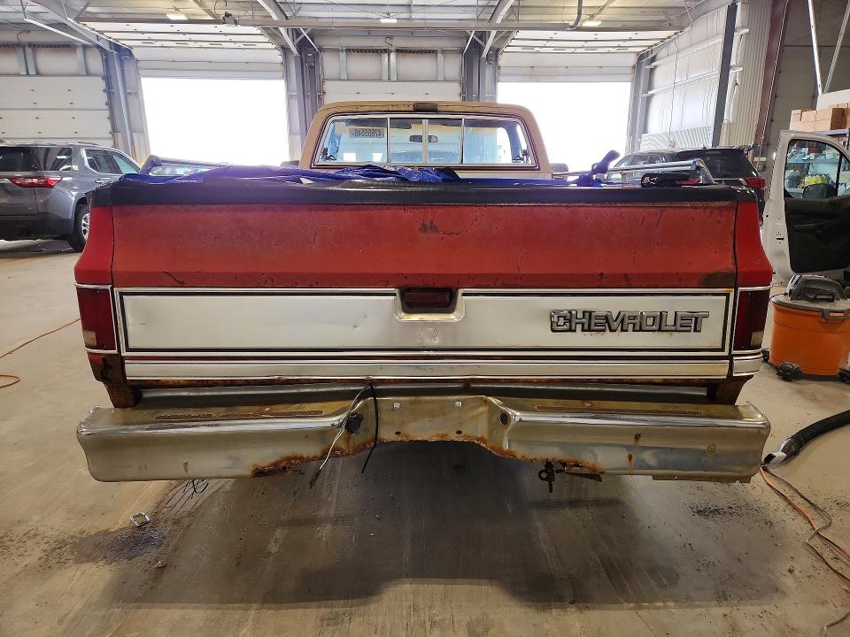 47655546 :رقم المزاد ، 1GCEK14H5FJ107652 vin ، 1985 Chev K10 مزاد بيع