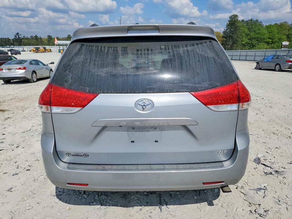 2014 Toyota Sienna მანქანა იყიდება აუქციონზე, vin: 5TDYK3DC8ES520115, აუქციონის ნომერი: 48163116
