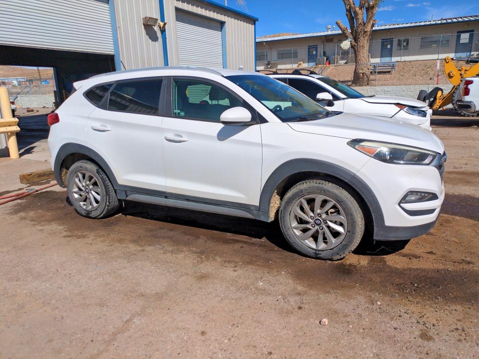 2017 Hyundai Tucson მანქანა იყიდება აუქციონზე, vin: KM8J33A46HU331406, აუქციონის ნომერი: 47998606