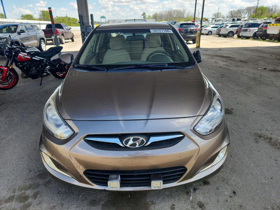 50721106 :رقم المزاد ، KMHCU4AE5DU311629 vin ، 2013 Hyundai Accent مزاد بيع