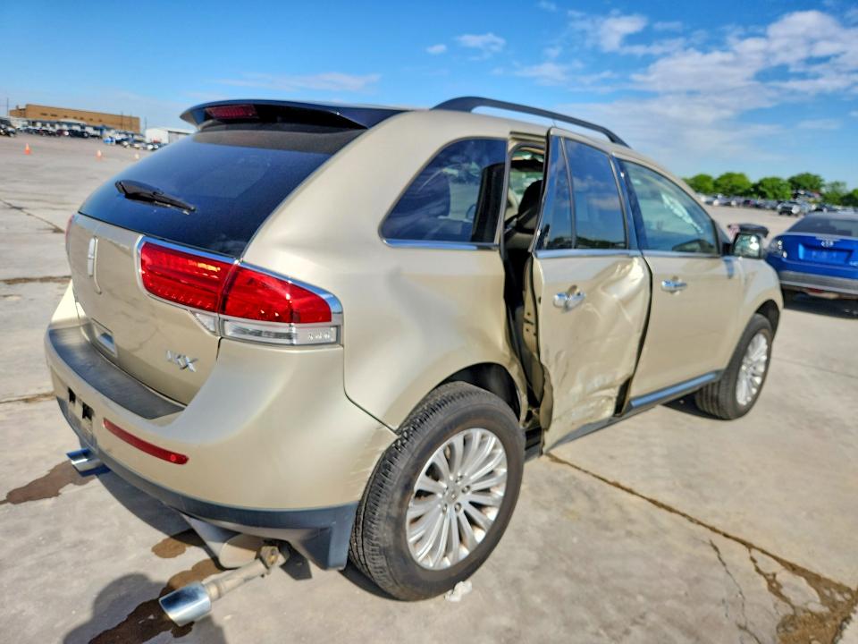 49160196 :رقم المزاد ، 2LMDJ6JK9BBJ23671 vin ، 2011 Lincoln Townhouse Mkx مزاد بيع
