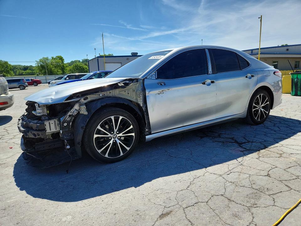 51540436 :رقم المزاد ، 4T1B11HK2KU837471 vin ، 2019 Toyota Camry مزاد بيع