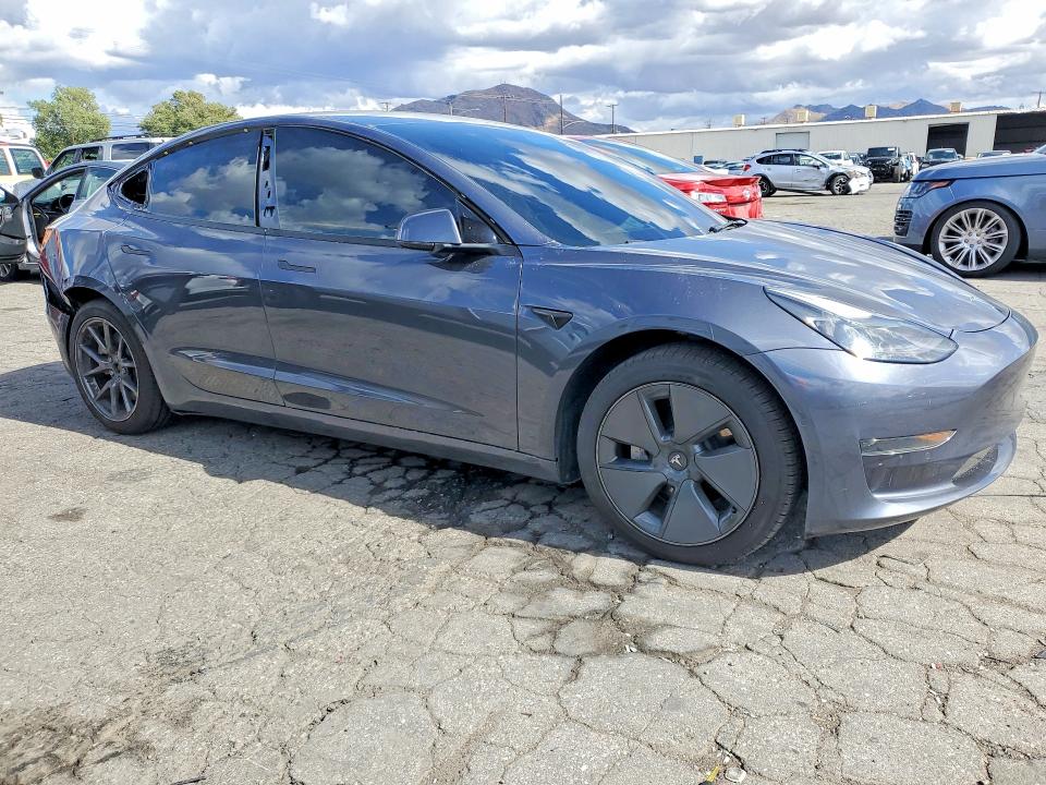 2022 Tesla Model 3 მანქანა იყიდება აუქციონზე, vin: 5YJ3E1EA1NF102549, აუქციონის ნომერი: 49736806