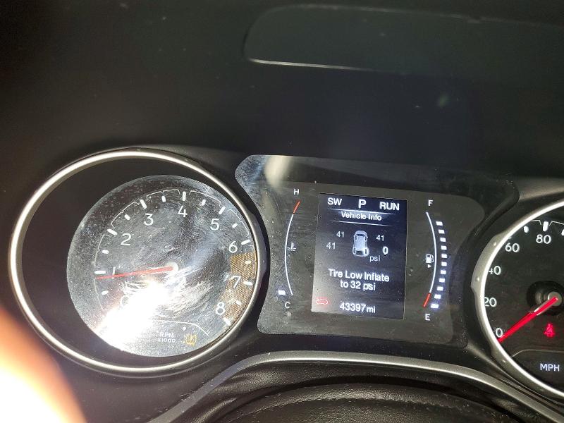 49638076 :رقم المزاد ، 3C4NJDBB2JT349822 vin ، 2018 Jeep Compass مزاد بيع