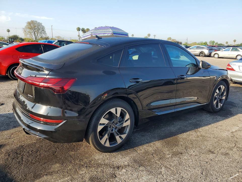 Продажа на аукционе авто 2022 Audi E-tron, vin: WA11AAGE1NB014276, номер лота: 48011126