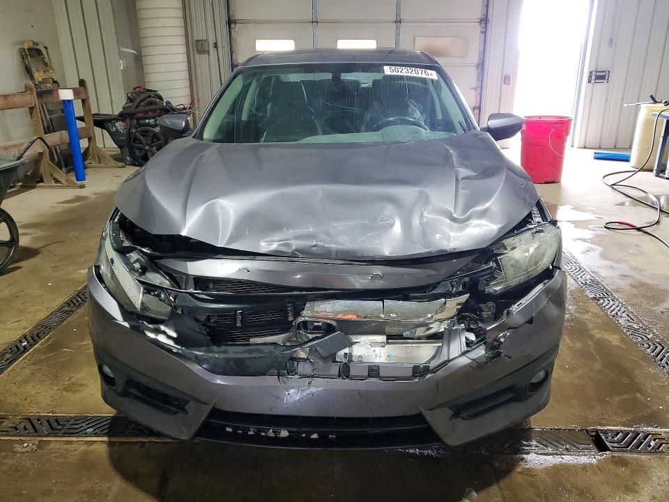 50232076 :رقم المزاد ، 19XFC1F71GE202200 vin ، 2016 Honda Civic مزاد بيع