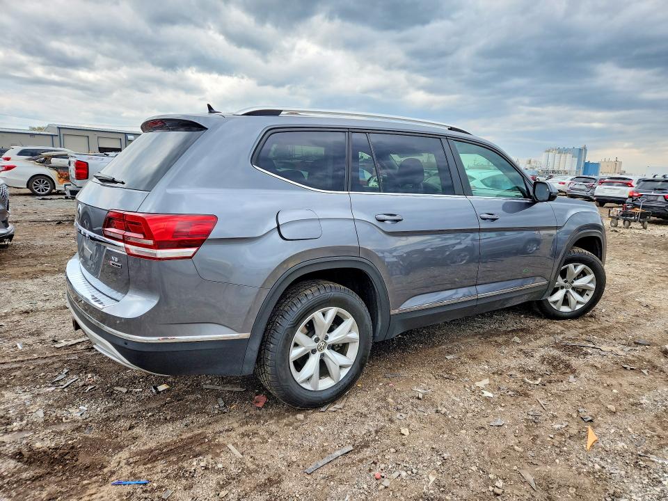 2018 Volkswagen Atlas მანქანა იყიდება აუქციონზე, vin: 1V2MR2CA7JC556635, აუქციონის ნომერი: 51946736