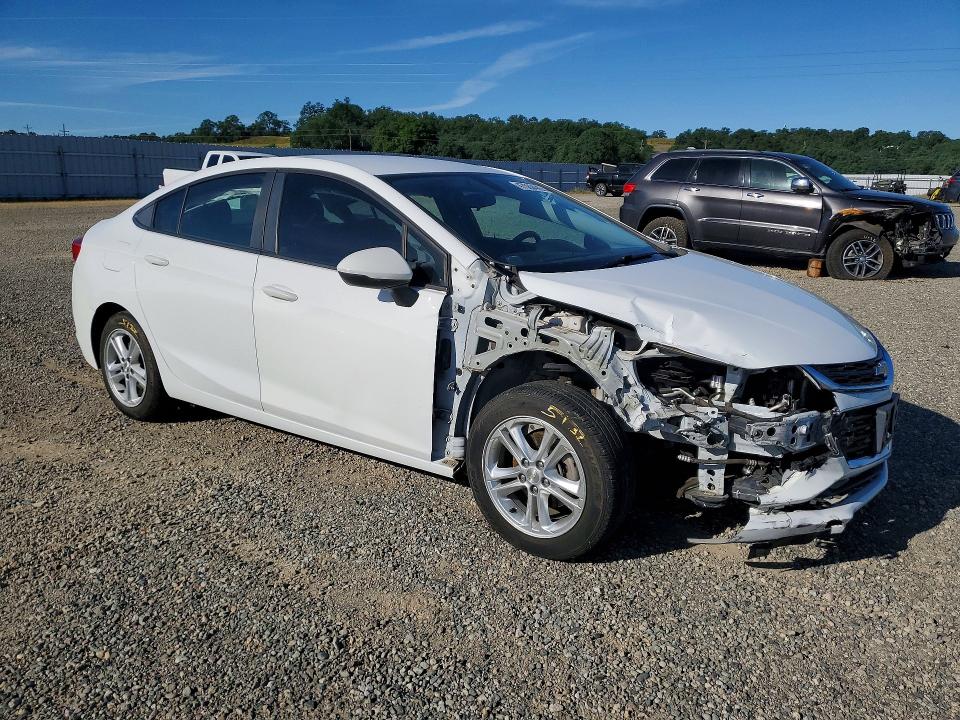 47580446 :رقم المزاد ، 1G1BC5SM8H7208314 vin ، 2017 Chevrolet Cruze مزاد بيع