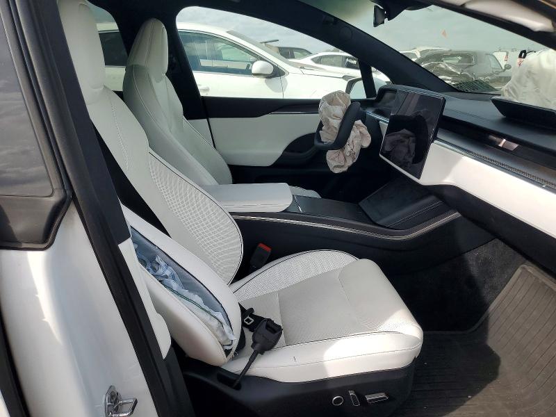 51100766 :رقم المزاد ، 7SAXCBE66NF339890 vin ، 2022 Tesla Model X مزاد بيع