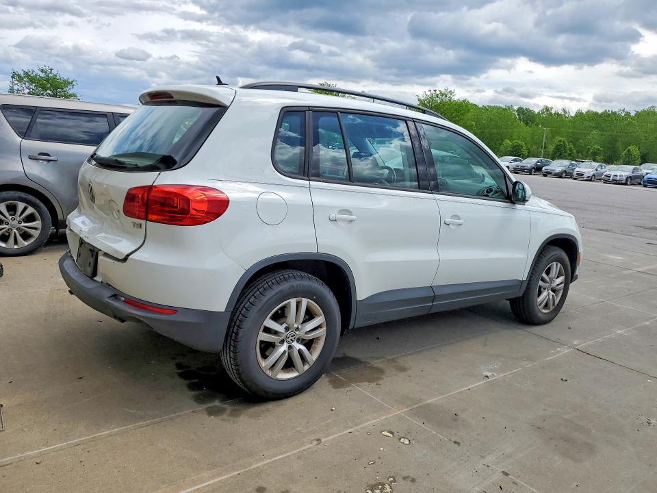 Продажа на аукционе авто 2016 Volkswagen Tiguan, vin: WVGAV7AX0GW540736, номер лота: 49278426