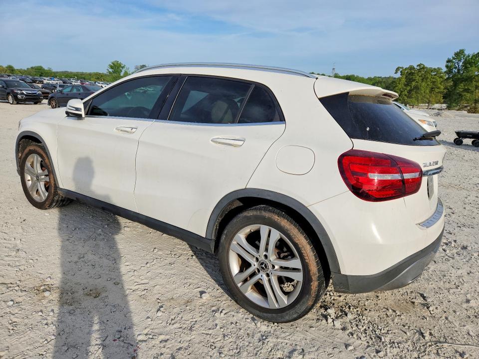 49764546 :رقم المزاد ، WDCTG4EB7LU022837 vin ، 2020 Mercedes-benz Gla مزاد بيع