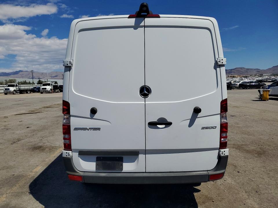 2017 Mercedes-benz Sprinter მანქანა იყიდება აუქციონზე, vin: WD3PE7CD0HP412181, აუქციონის ნომერი: 51691306