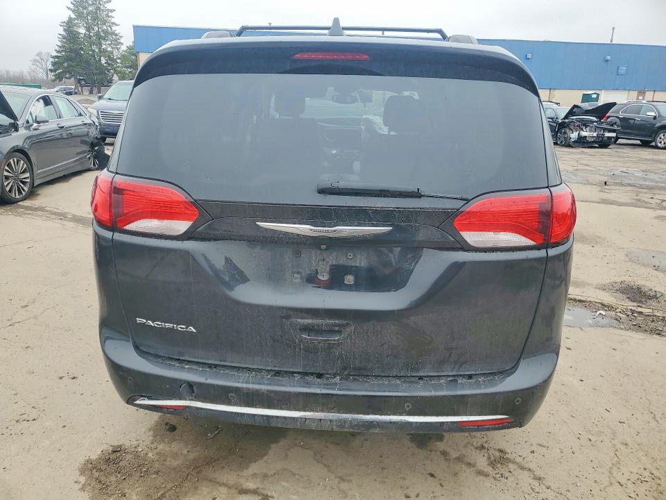 48594746 :رقم المزاد ، 2C4RC1BG0HR517282 vin ، 2017 Chrysler Pacifica مزاد بيع