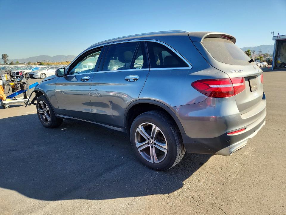 51862036 :رقم المزاد ، WDC0G4KB5HF203549 vin ، 2017 Mercedes-benz Glc مزاد بيع