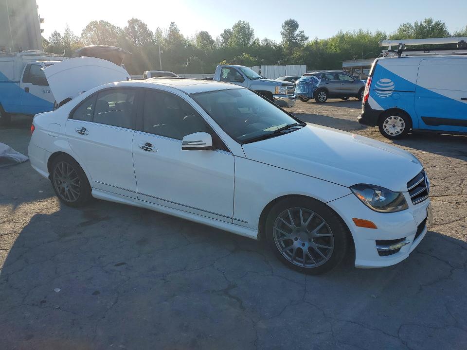 Продаж на аукціоні авто 2014 Mercedes-benz C, vin: WDDGF8AB8ER318470, номер лоту: 48536536