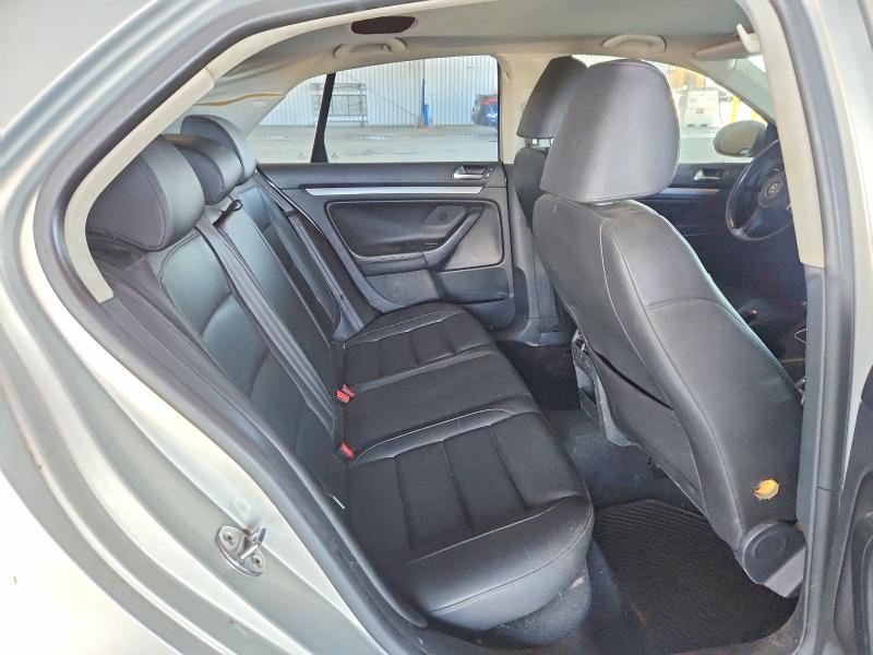 51678446 :رقم المزاد ، 3VWAZ7AJ2AM080052 vin ، 2010 Volkswagen Jetta مزاد بيع