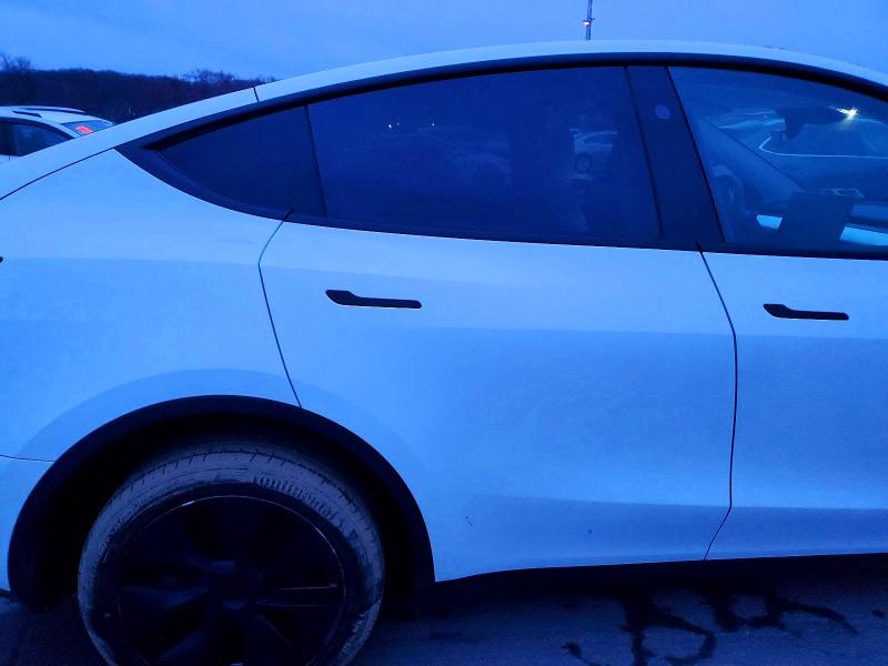2025 Tesla Model Y მანქანა იყიდება აუქციონზე, vin: 7SAYGDED5SF255624, აუქციონის ნომერი: 47761166