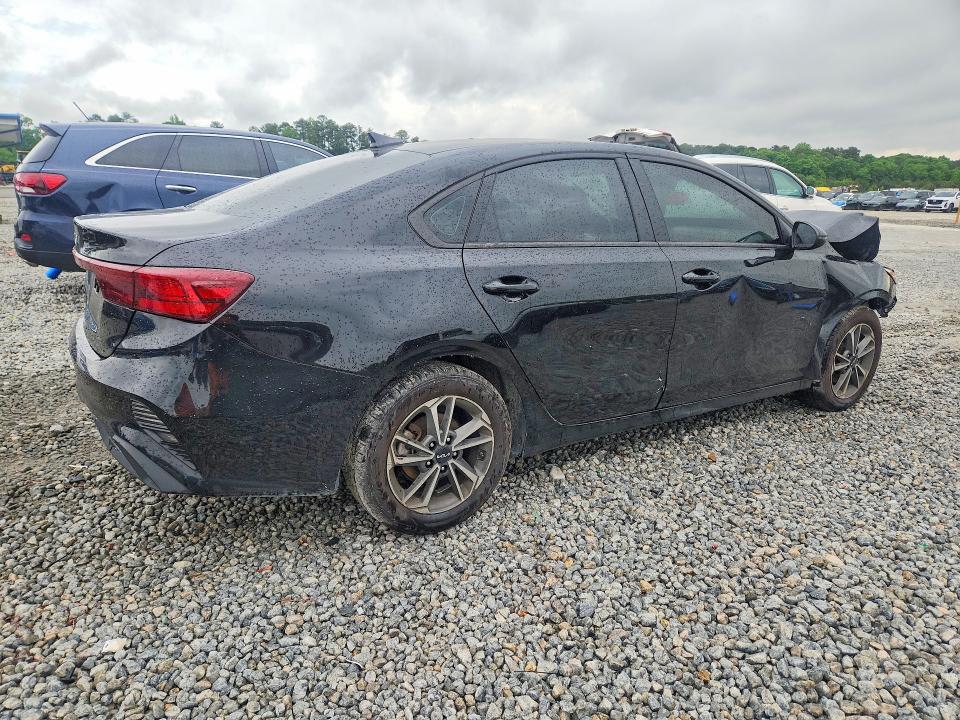 2023 Kia Forte მანქანა იყიდება აუქციონზე, vin: 3KPF24AD5PE627985, აუქციონის ნომერი: 51244246
