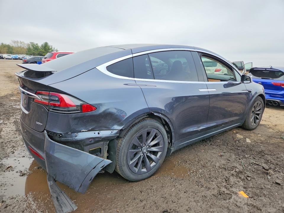 2018 Tesla Model X მანქანა იყიდება აუქციონზე, vin: 5YJXCBE25JF101694, აუქციონის ნომერი: 49408906