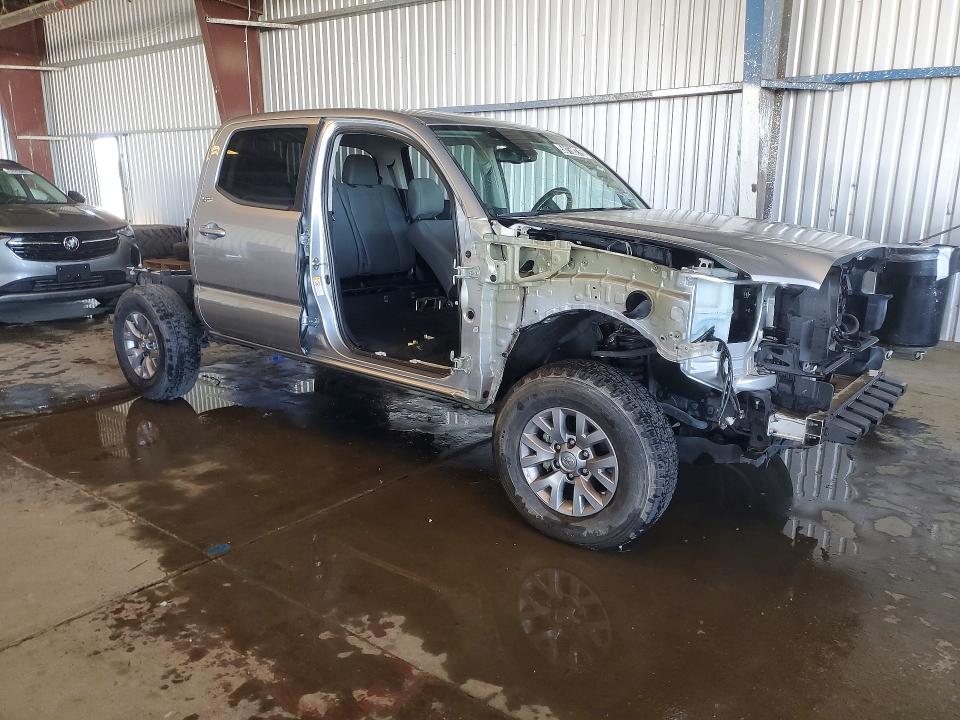 50150276 :رقم المزاد ، 5TFAZ5CN3JX066758 vin ، 2018 Toyota Tacoma مزاد بيع