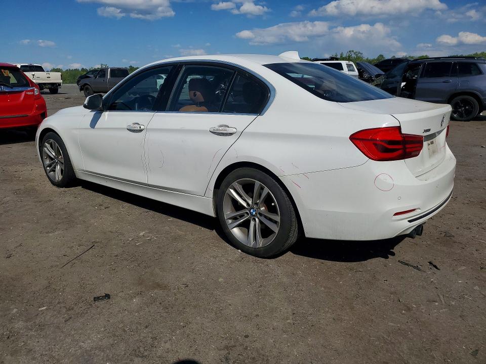 50138686 :رقم المزاد ، WBA8D9G34HNU62052 vin ، 2017 Bmw 330 مزاد بيع