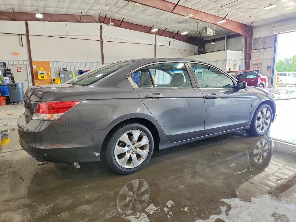 51811946 :رقم المزاد ، 1HGCP2F77AA170314 vin ، 2010 Honda Accord مزاد بيع