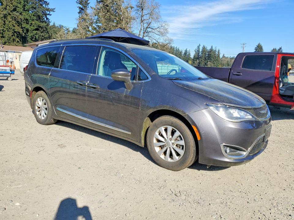 2017 Chrysler Pacifica მანქანა იყიდება აუქციონზე, vin: 2C4RC1BG5HR621816, აუქციონის ნომერი: 49415916