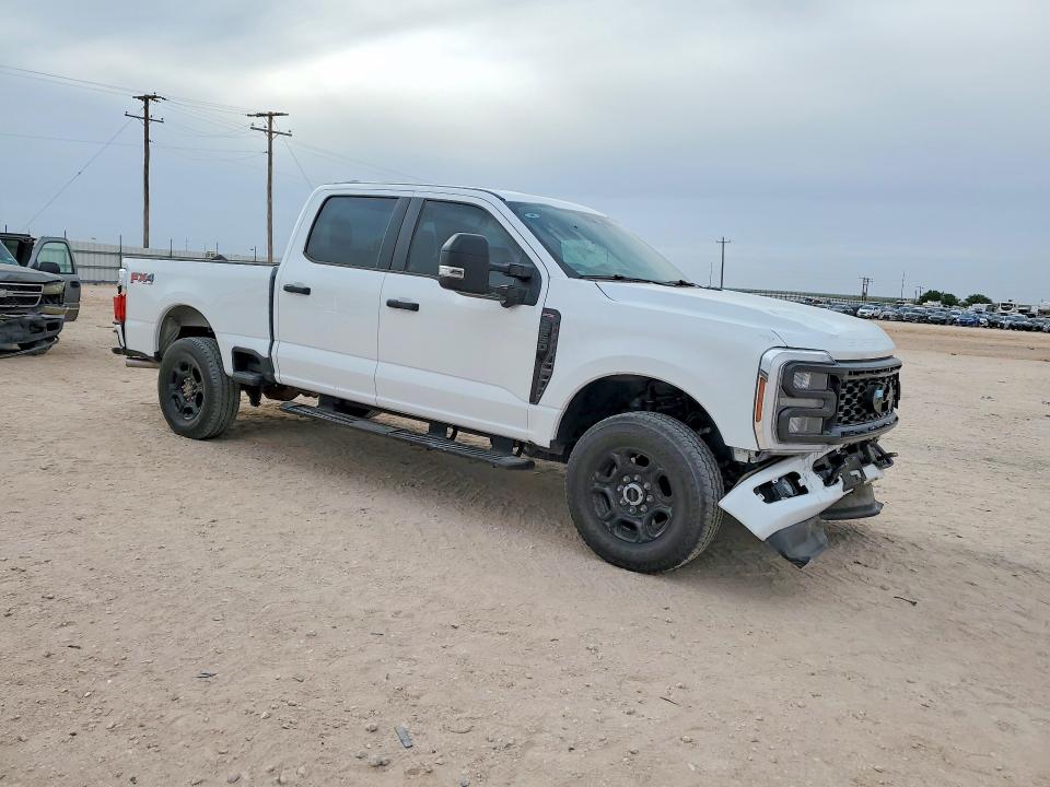 51864876 :رقم المزاد ، 1FT8W2BA3SED52112 vin ، 2025 Ford F250 مزاد بيع