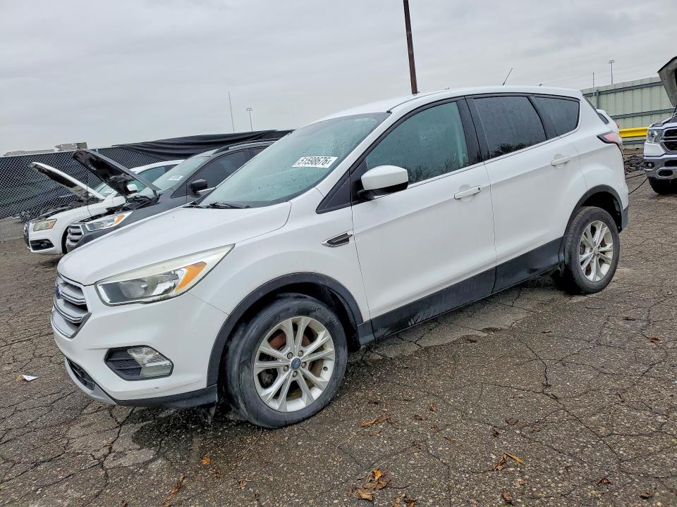 Продажа на аукционе авто 2017 Ford Escape, vin: 1FMCU0GD9HUC63386, номер лота: 51598676