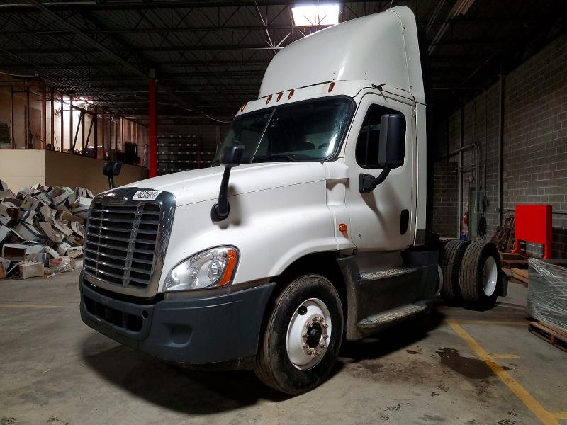 Продажа на аукционе авто 2016 Freightliner Cascadia 125, vin: 1FUBGEDV8GLHC5711, номер лота: 46205946