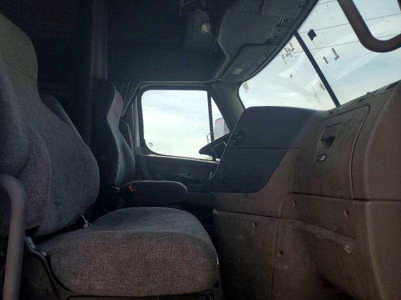 Продаж на аукціоні авто 2018 Freightliner Cascadia 125, vin: 3AKJGLDR8JSHR0755, номер лоту: 48562046