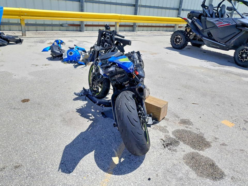 48892286 :رقم المزاد ، JS1DM11B8H2100806 vin ، 2017 Suzuki Gsx-r1000 مزاد بيع