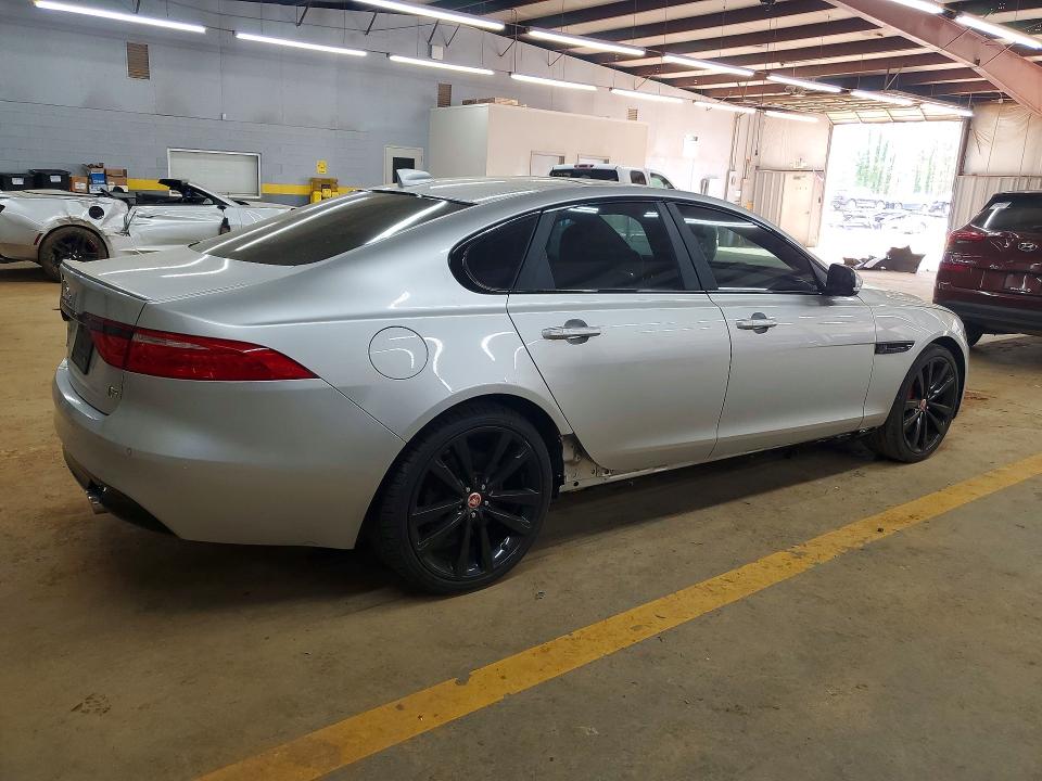48415936 :رقم المزاد ، SAJBG4FV9JCY67218 vin ، 2018 Jaguar Xf مزاد بيع