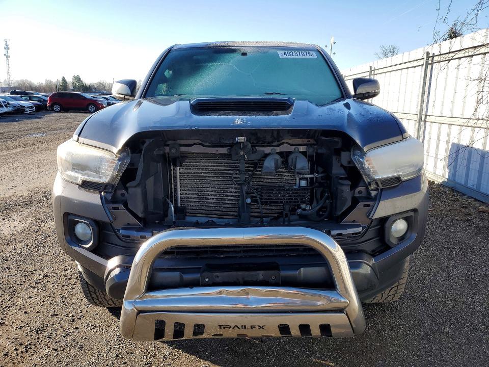 Продаж на аукціоні авто 2017 Toyota Tacoma, vin: 5TFDZ5BN3HX017665, номер лоту: 49237076
