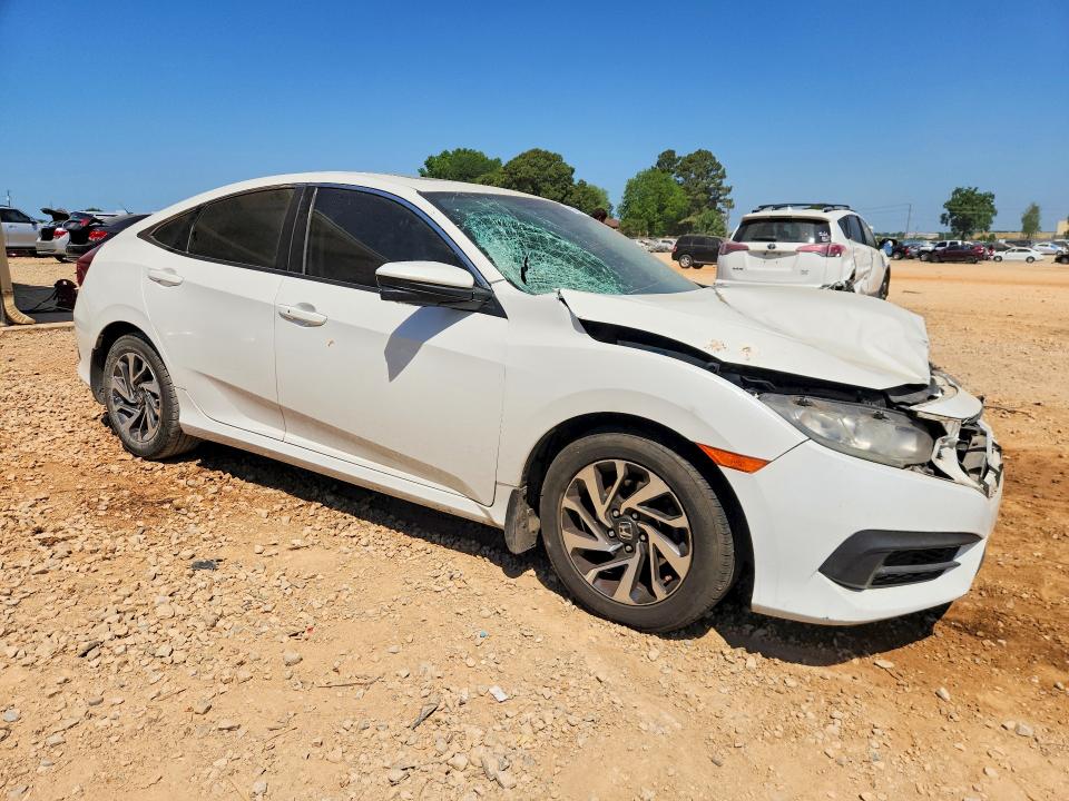 50331156 :رقم المزاد ، 19XFC2F72GE041961 vin ، 2016 Honda Civic مزاد بيع
