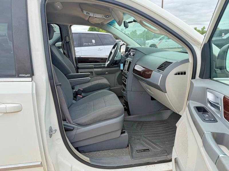 51482716 :رقم المزاد ، 2A4RR5D13AR166298 vin ، 2010 Chrysler Town & Country مزاد بيع