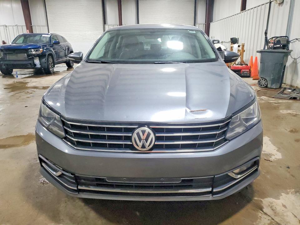 Продаж на аукціоні авто 2016 Volkswagen Passat, vin: 1VWBT7A35GC068754, номер лоту: 49983286