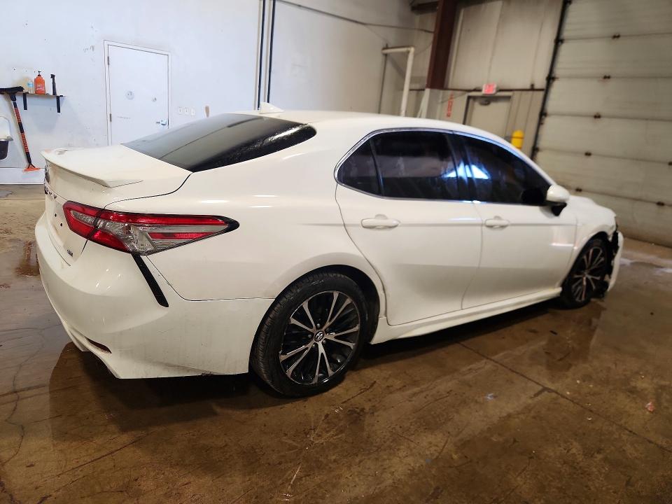 48140206 :رقم المزاد ، 4T1B11HK7KU812467 vin ، 2019 Toyota Camry مزاد بيع