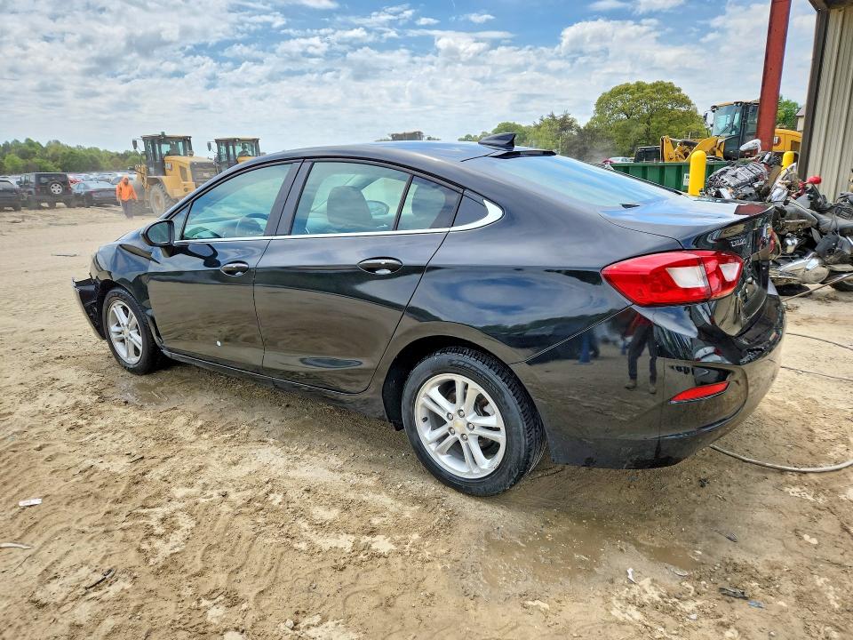 51348676 :رقم المزاد ، 1G1BE5SM2J7237372 vin ، 2018 Chevrolet Cruze مزاد بيع