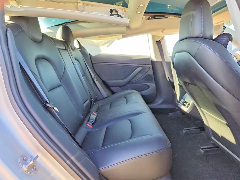 48210796 :رقم المزاد ، 5YJ3E1EB8JF127645 vin ، 2018 Tesla Model 3 مزاد بيع