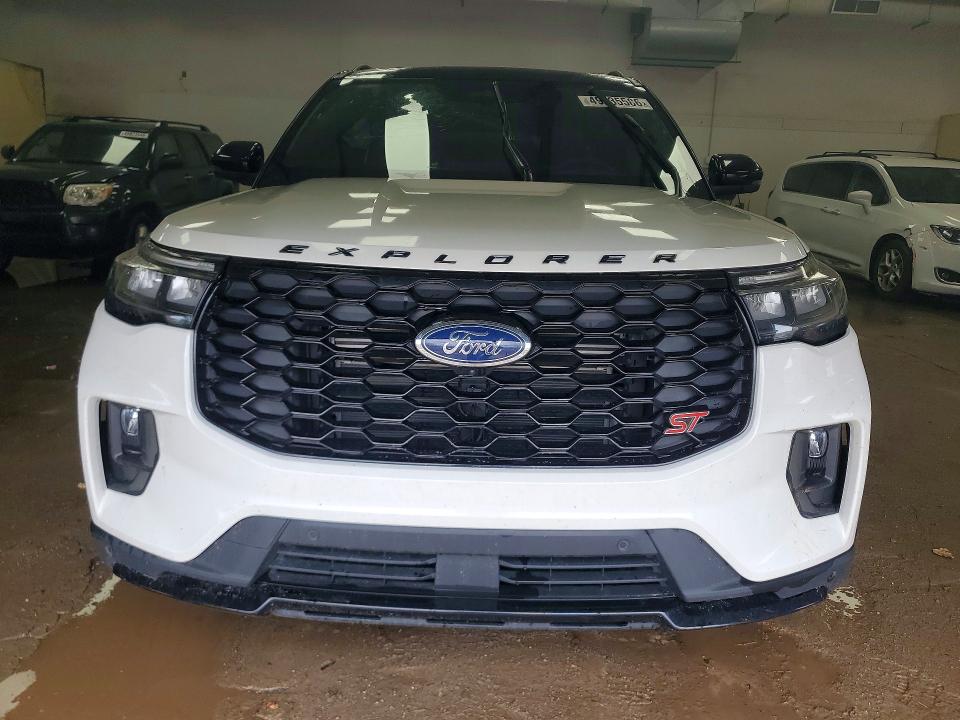 Продажа на аукционе авто 2025 Ford Explorer, vin: 1FMWK8GC7SGA23610, номер лота: 49235586
