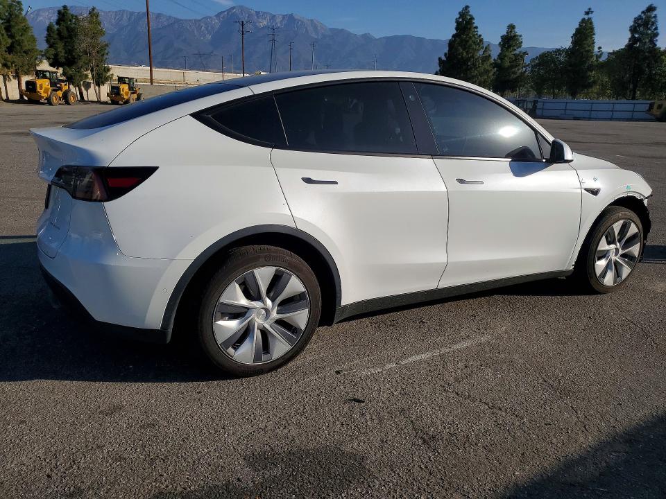 50837096 :رقم المزاد ، 7SAYGDEE7NF408260 vin ، 2022 Tesla Model Y مزاد بيع