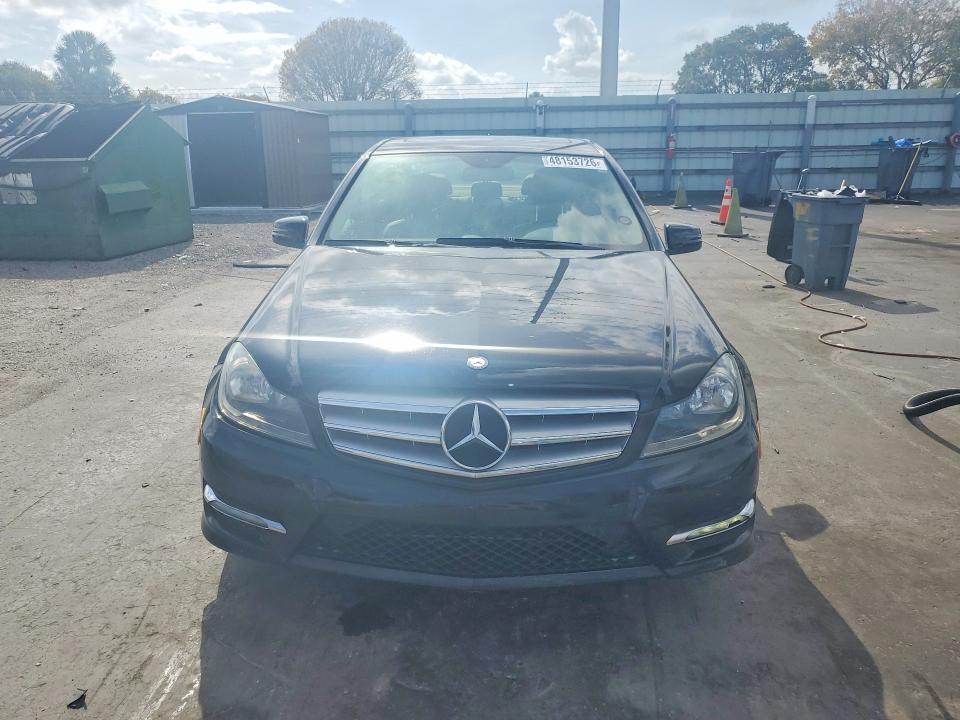 Продажа на аукционе авто 2012 Mercedes-benz C, vin: WDDGF8BB7CR233390, номер лота: 48153726