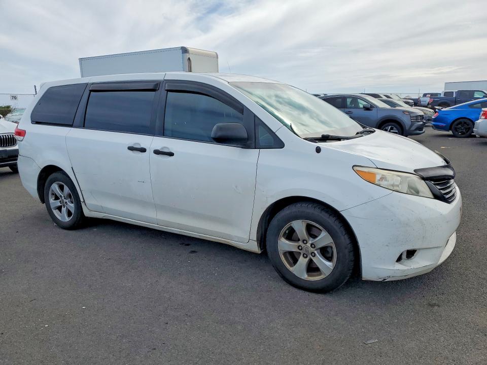 2013 Toyota Sienna მანქანა იყიდება აუქციონზე, vin: 5TDZK3DC7DS301262, აუქციონის ნომერი: 50451366
