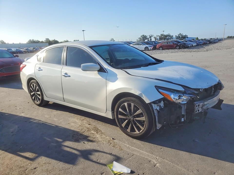 Продаж на аукціоні авто 2017 Nissan Altima, vin: 1N4AL3AP9HC194262, номер лоту: 49481366