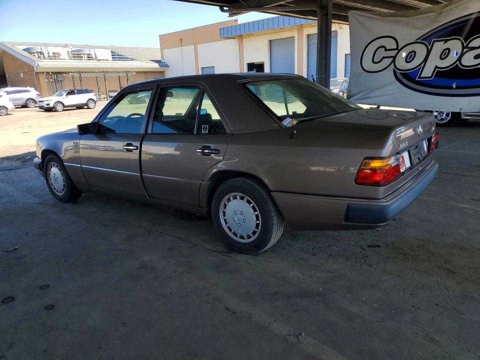 49094746 :رقم المزاد ، WDBEA26D5LB281082 vin ، 1990 Mercedes Benz 300 مزاد بيع