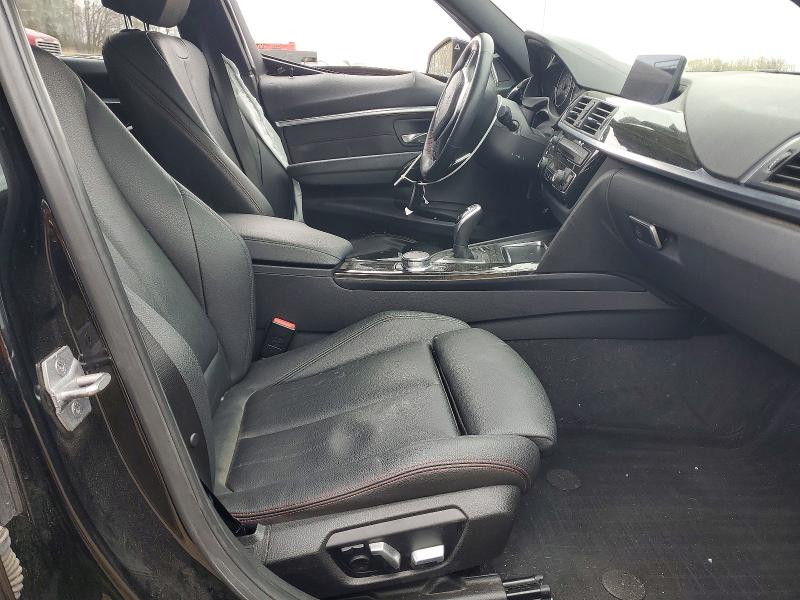51620776 :رقم المزاد ، WBA8K3C50JA483620 vin ، 2018 Bmw 330 مزاد بيع