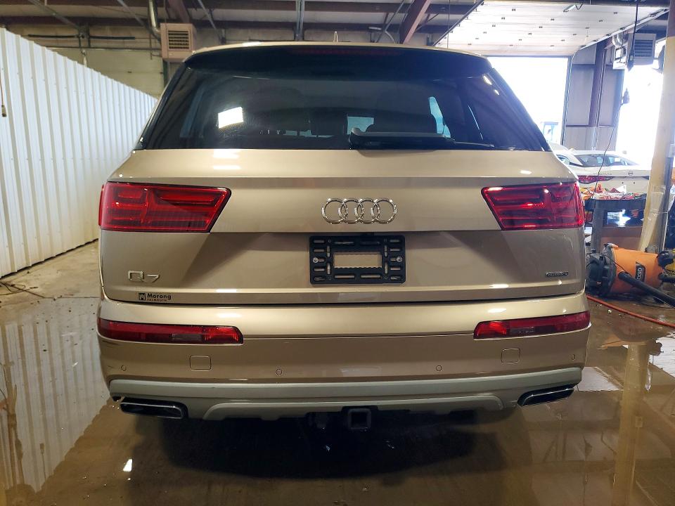 50550156 :رقم المزاد ، WA1LHBF7XJD020590 vin ، 2018 Audi Q7 مزاد بيع